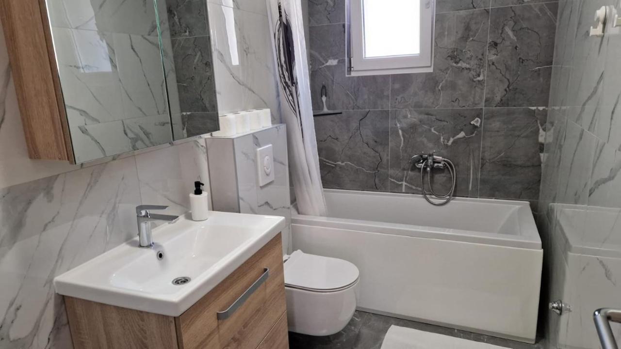 Villa Toni Biograd Na Moru Exteriör bild